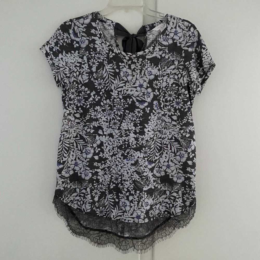 NWOT Lauren Conrad Grey & White Floral T-Shirt Size S